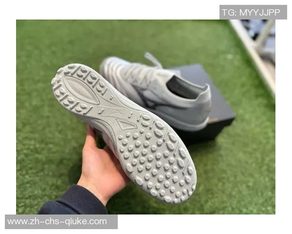 足球鞋适合跑步吗探讨其性能与舒适度的全面分析 足球鞋适合跑步吗探讨其性能与舒适度的全面分析